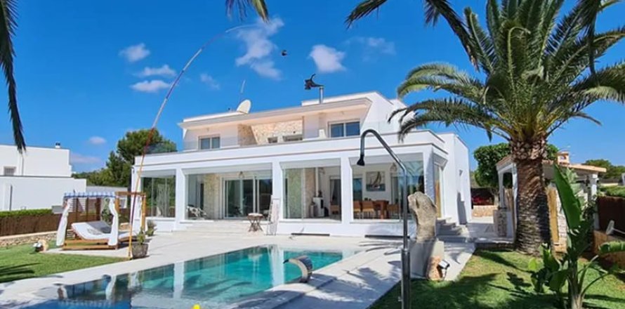 Villa en Mallorca, España 4 dormitorios, 490 m2 No. 148205