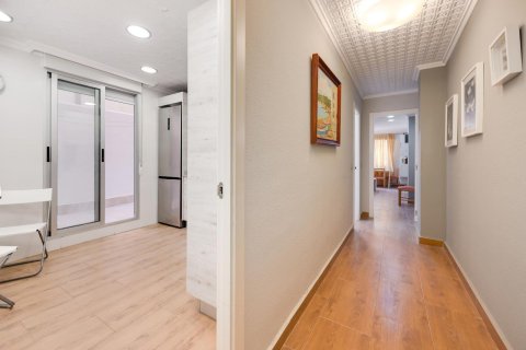 Apartamento en venta en Torrevieja, Alicante, España 2 dormitorios, 115 m2 No. 189132 - foto 4