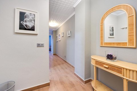 Apartamento en venta en Torrevieja, Alicante, España 2 dormitorios, 115 m2 No. 189132 - foto 2