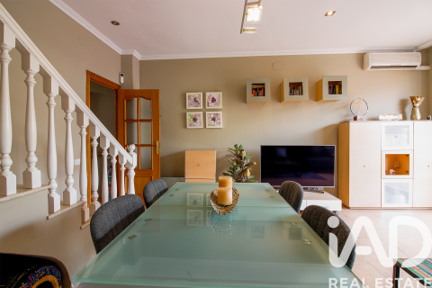 Casa adosada en venta en Premia De Mar, Barcelona, España 3 dormitorios, 151 m2 No. 172992 - foto 7