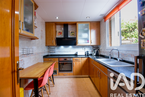 Casa adosada en venta en Premia De Mar, Barcelona, España 3 dormitorios, 151 m2 No. 172992 - foto 11