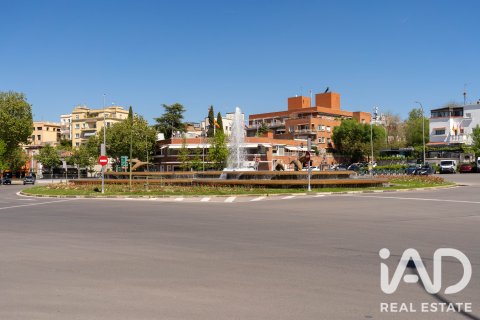 Продажа квартиры в Мадрид, Испания 4 спальни, 224м2 №187777 - фото 1