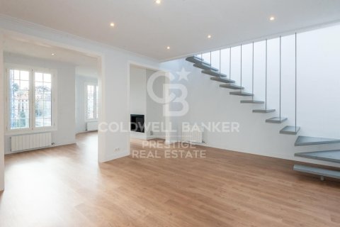 Penthouse w Barcelona, Hiszpania 3 sypialnie, 180 mkw. nr 159559 – zdjęcie 1