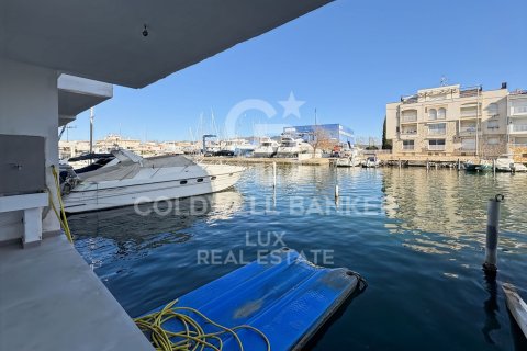 House for sale in Empuriabrava, Girona, Spain 4 bedrooms, 189 sq.m. No. 159560 - photo 21