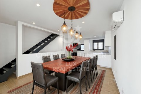 House for sale in Empuriabrava, Girona, Spain 4 bedrooms, 189 sq.m. No. 159560 - photo 5