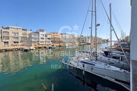 House for sale in Empuriabrava, Girona, Spain 4 bedrooms, 189 sq.m. No. 159560 - photo 19