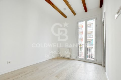 Apartment à vendre à Barcelona, Espagne, 3 chambres, 63 m2 No. 159563 - photo 2