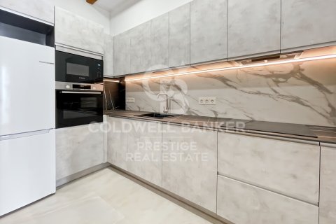 Apartment à vendre à Barcelona, Espagne, 3 chambres, 63 m2 No. 159563 - photo 3