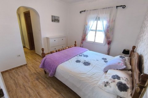 Villa till salu i Villena, Alicante, Spanien 4 sovrum, 250 kvm. Nr. 149994 - foto 8