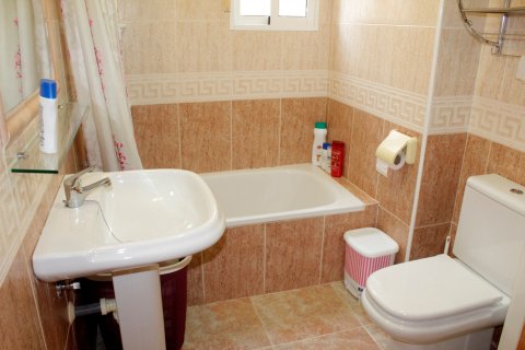 Villa till salu i Torre de la Horadada, Alicante, Spanien 4 sovrum, 90 kvm. Nr. 149999 - foto 16