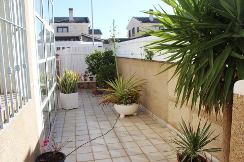 Villa till salu i Torre de la Horadada, Alicante, Spanien 4 sovrum, 90 kvm. Nr. 149999 - foto 29