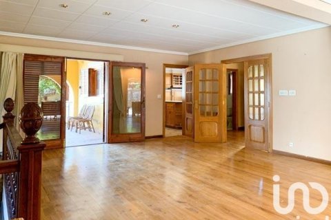 Dom w Alzira, Valencia, Hiszpania 5 sypialni, 754 mkw. nr 153493 – zdjęcie 2