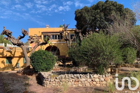 Dom w Alzira, Valencia, Hiszpania 5 sypialni, 754 mkw. nr 153493 – zdjęcie 27