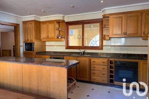 Dom w Alzira, Valencia, Hiszpania 5 sypialni, 754 mkw. nr 153493 – zdjęcie 8