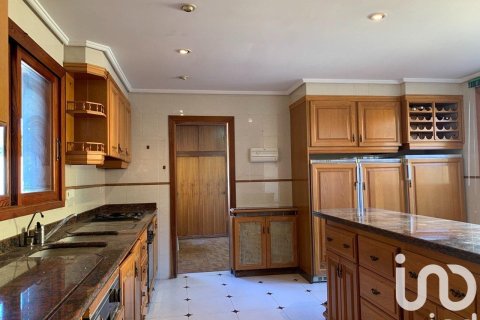 Dom w Alzira, Valencia, Hiszpania 5 sypialni, 754 mkw. nr 153493 – zdjęcie 7