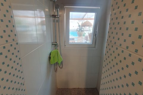 Продажа квартиры в Аликанте, Испания 3 спальни, 61м2 №153492 - фото 15