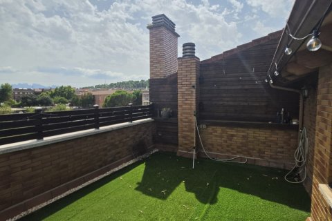 Продажа дуплекса в Сан-Жоан-де-Вилаторрада, Барселона, Испания 3 спальни, 105м2 №195001 - фото 25