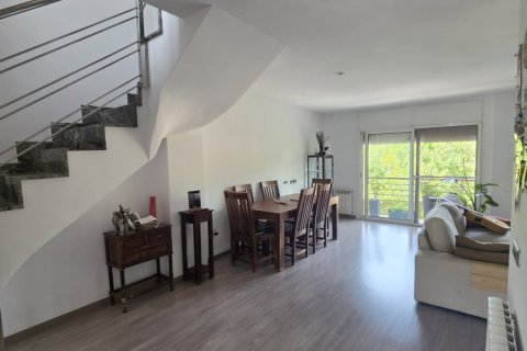 Продажа дуплекса в Сан-Жоан-де-Вилаторрада, Барселона, Испания 3 спальни, 105м2 №195001 - фото 9