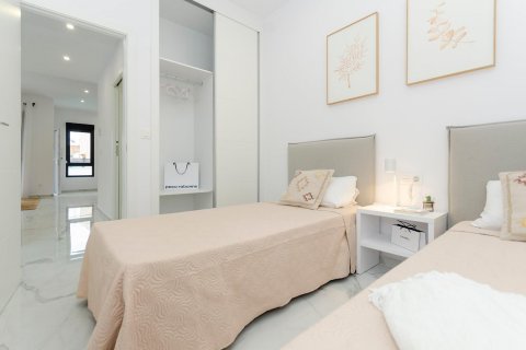 Villa for sale Torrevieja, Alicante, Spain 3 bedrooms, 105 sq.m. No. 113997 - photo 27