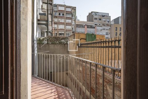 Lägenhet till salu i Barcelona, Spanien 3 sovrum, 134 kvm. Nr. 194292 - foto 29