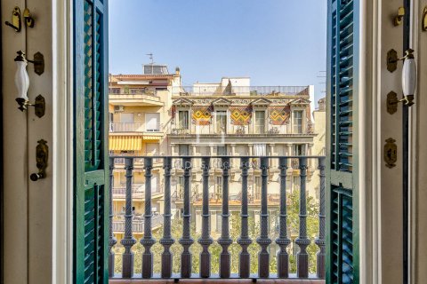 Lägenhet till salu i Barcelona, Spanien 2 sovrum, 110 kvm. Nr. 194296 - foto 18