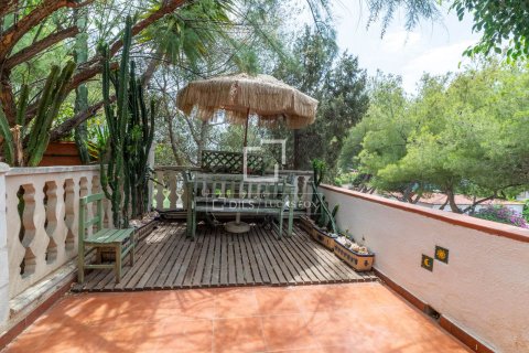 Villa till salu i Castelldefels, Barcelona, Spanien 7 sovrum, 336 kvm. Nr. 194293 - foto 11