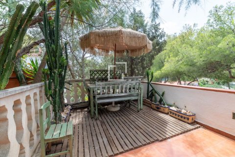 Villa till salu i Castelldefels, Barcelona, Spanien 7 sovrum, 336 kvm. Nr. 194293 - foto 10