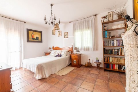 Villa till salu i Castelldefels, Barcelona, Spanien 7 sovrum, 336 kvm. Nr. 194293 - foto 16