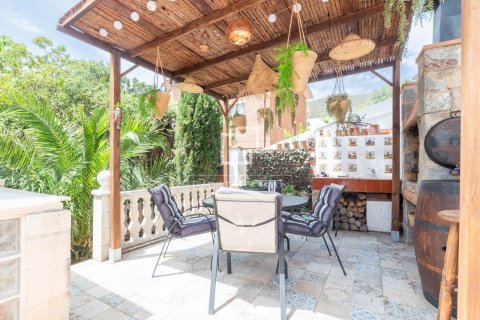 Villa till salu i Castelldefels, Barcelona, Spanien 7 sovrum, 336 kvm. Nr. 194293 - foto 2