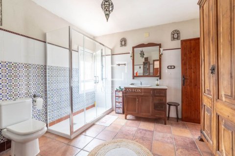 Villa till salu i Castelldefels, Barcelona, Spanien 7 sovrum, 336 kvm. Nr. 194293 - foto 17