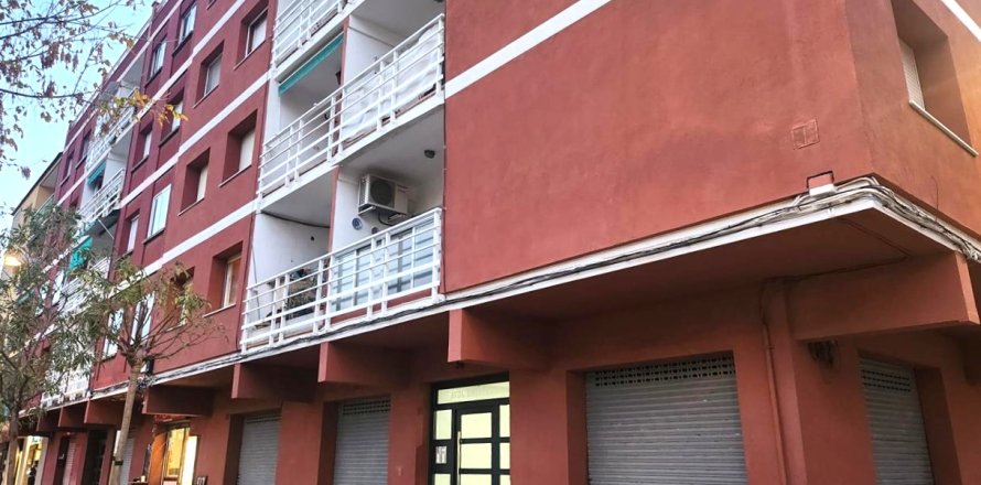 Apartment in El Prat de Llobregat, Barcelona, Spain 3 bedrooms, 81 sq.m. No. 195305