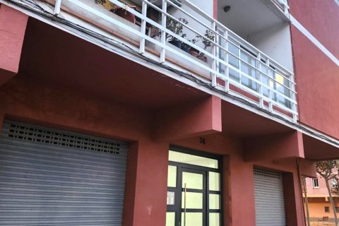 Apartment for sale in El Prat de Llobregat, Barcelona, Spain 3 bedrooms, 81 sq.m. No. 195305 - photo 3