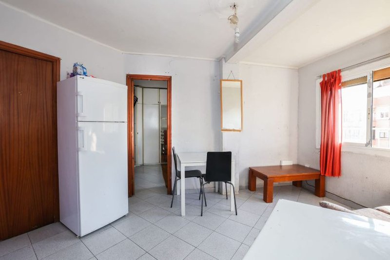 House in Barcelona, Spain 2 bedrooms, 108 sq.m. No. 195304