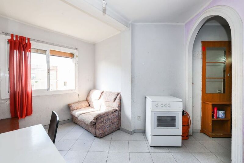 House in Barcelona, Spain 2 bedrooms, 108 sq.m. No. 195304