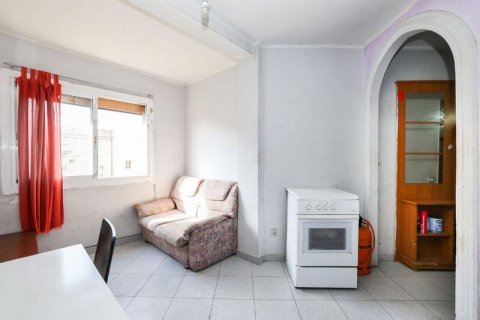 House for sale in Barcelona, Spain 2 bedrooms, 108 sq.m. No. 195304 - photo 4
