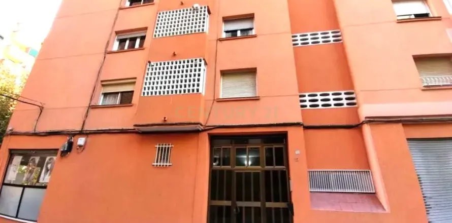 House in Badalona, Barcelona, Spain 3 bedrooms, 59 sq.m. No. 195306