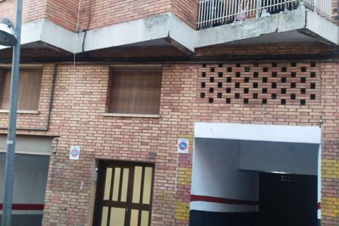 Apartment for sale in Badalona, Barcelona, Spain 3 bedrooms, 81 sq.m. No. 195302 - photo 3