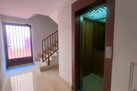 Аренда квартиры в Мадрид, Испания 1 комната, 29м2 №192282 - фото 12
