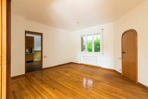 Villa à vendre Barcelona, Espagne, 9 chambres, 706 m2 No. 133382 - photo 12