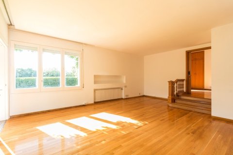 Villa à vendre Barcelona, Espagne, 9 chambres, 706 m2 No. 133382 - photo 9
