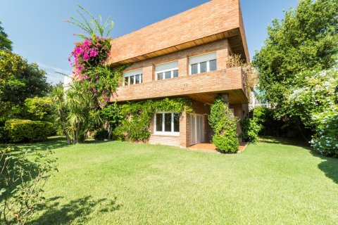 Villa à vendre Barcelona, Espagne, 9 chambres, 706 m2 No. 133382 - photo 1