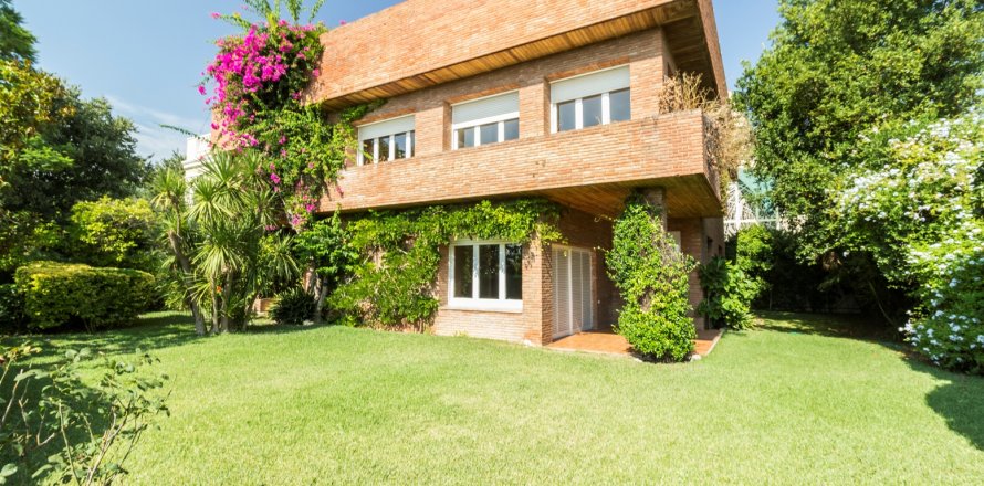 Villa Barcelona, Espagne 9 chambres, 706 m2 No. 133382