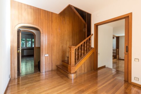 Villa à vendre Barcelona, Espagne, 9 chambres, 706 m2 No. 133382 - photo 6