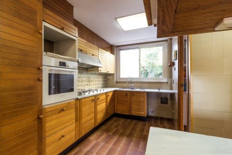 Villa à vendre Barcelona, Espagne, 9 chambres, 706 m2 No. 133382 - photo 15