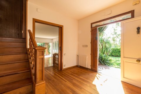 Villa à vendre Barcelona, Espagne, 9 chambres, 706 m2 No. 133382 - photo 7