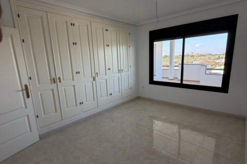 Продажа квартиры в Дехеса де Кампоамор, Аликанте, Испания 2 спальни, 98м2 №189931 - фото 9