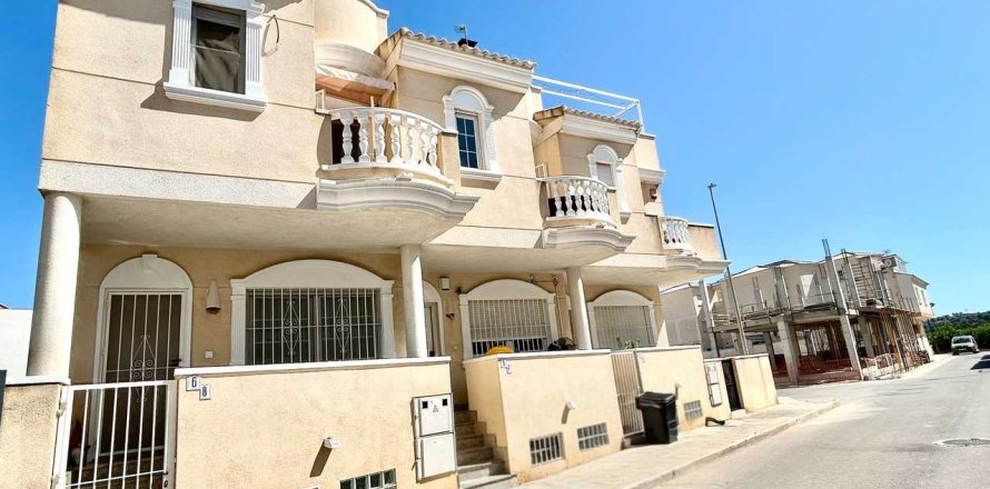 Villetta a schiera a Daya Vieja, Alicante, Spagna 4 camere da letto, 207 mq. N° 196004