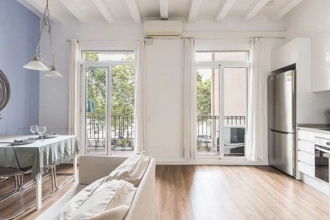 Huoneisto myytävänä Barcelona, Espanja, 2 makuuhuonetta, No. 140758 - kuva 3