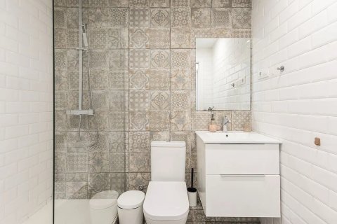 Huoneisto myytävänä Barcelona, Espanja, 2 makuuhuonetta, No. 140758 - kuva 18