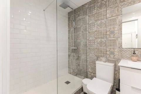 Huoneisto myytävänä Barcelona, Espanja, 2 makuuhuonetta, No. 140758 - kuva 19